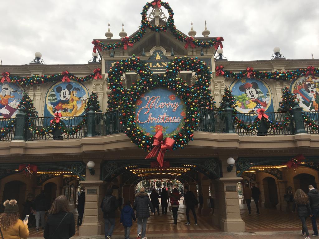 F&B'S Home Disneyland Paris Серрі Екстер'єр фото